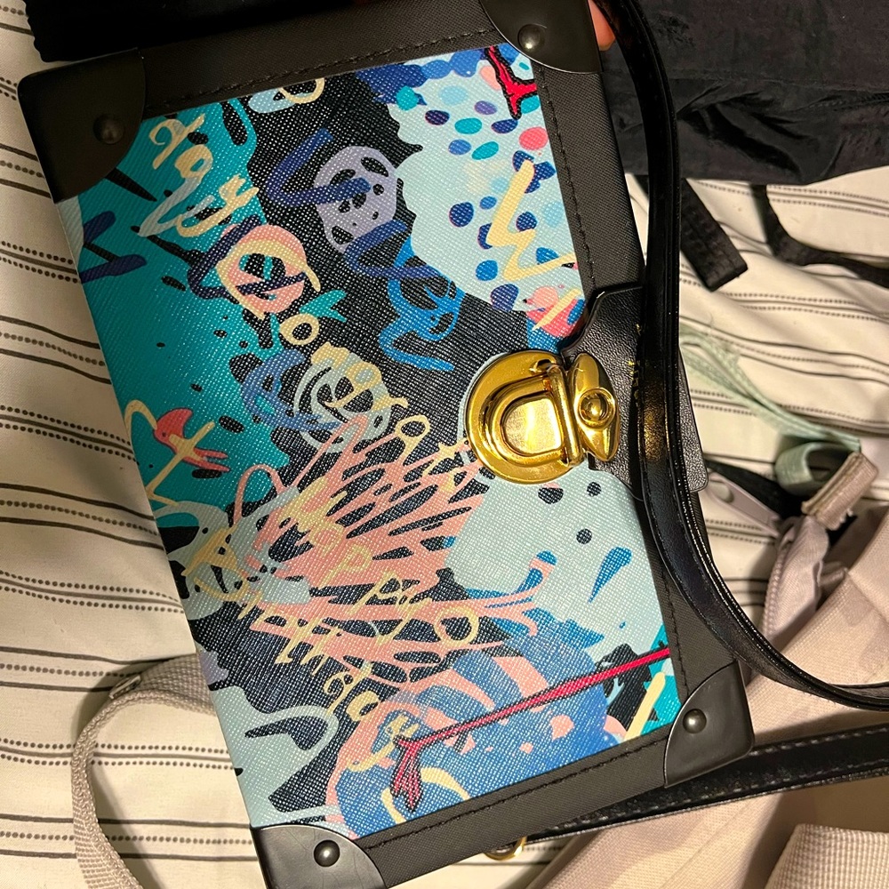 Crossbody purse